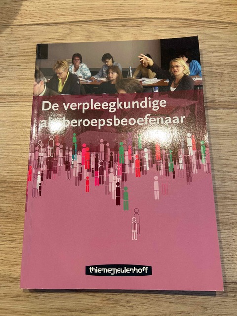 9789006950946-De-Verpleegkundige-Als-Beroepsbeoefenaar