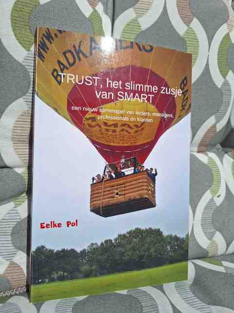 9789463187879-TRUST-het-slimme-zusje-van-SMART