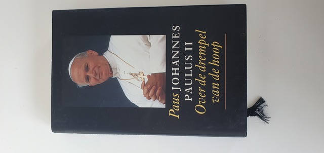 9789024511594-Over-de-drempel-van-de-hoop