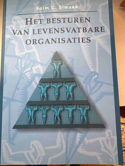 9789026725340-BESTUREN-V-LEVENSVATBARE-ORGANISAT.HANDELSEDITIE-PROEFSCHRIFT