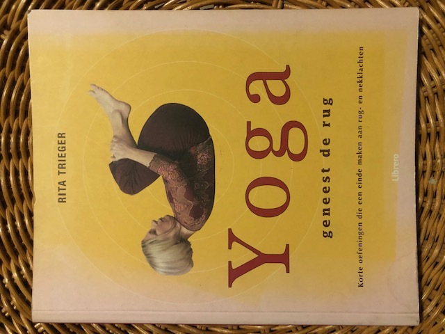 9789057646591-Yoga-geneest-de-rug