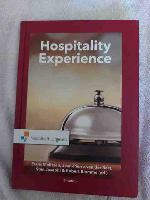 9789001885786-Hospitality-Experience