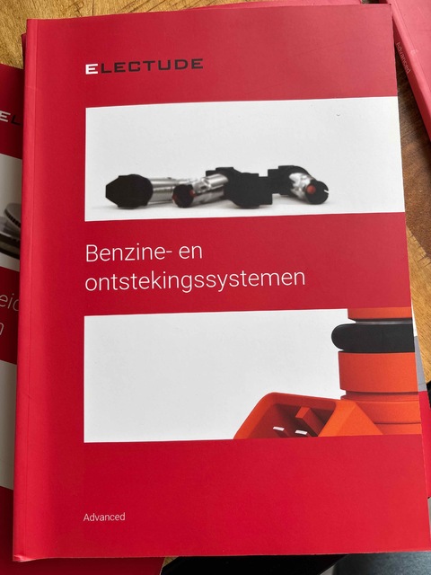 9789493163614-Benzine-en-ontstekingssystemen-advanced