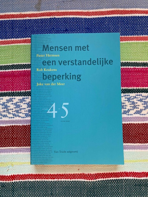 9789492333100-Mensen-met-een-verstandelijke-beperking-Praktijkleerboek-niveau-4-en-5
