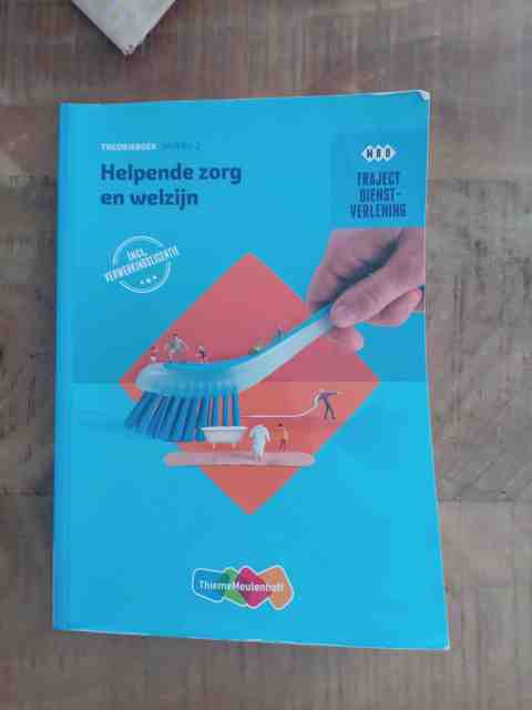 9789006504026-Traject-Combipakket-Dienstverlening-Helpende-Zorg-en-welzijn-niveau-2-boek-en-verwerkingslicentie-1-jaar