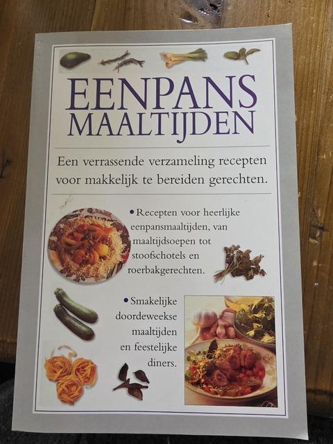 9789052952024-Eenpans-maaltijden
