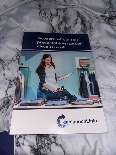 9789037227826-Goederenstroom-en-presentatie-verzorgen-niveau-3-en-4