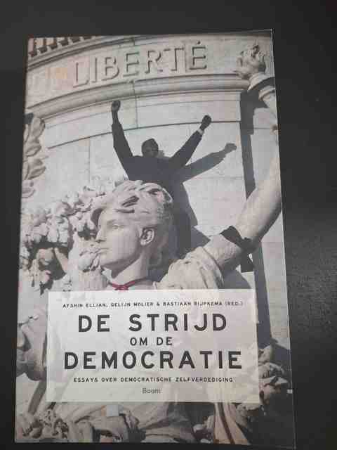 9789024411634-De-strijd-om-de-democratie