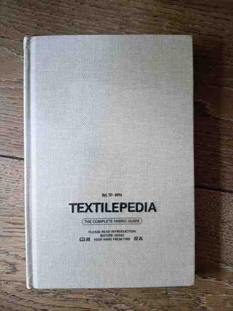 9789887711094-Textilepedia