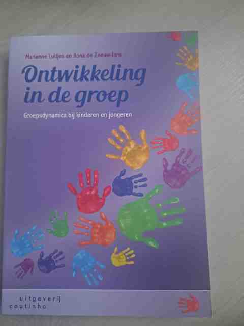 9789046905142-Ontwikkeling-in-de-groep