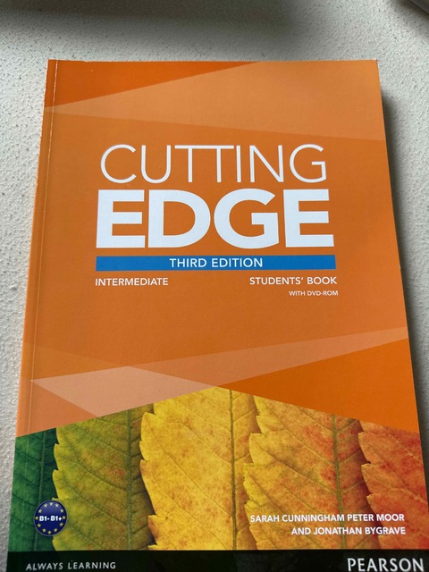 9781447936879-Cutting-Edge-Intermediate-Students-Book-with-DVD