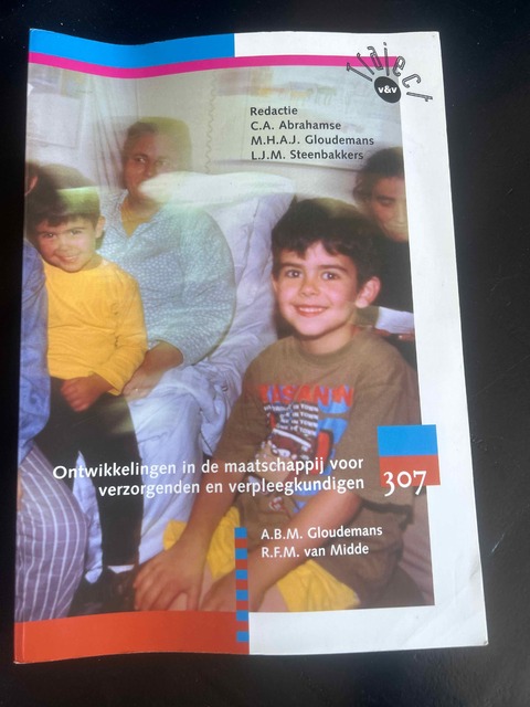 9789042528758-Ontwikkelingen-in-de-maatschappij-voor-verzorgenden-en-verpleegkundigen-307-deel-Leerboek-druk-2