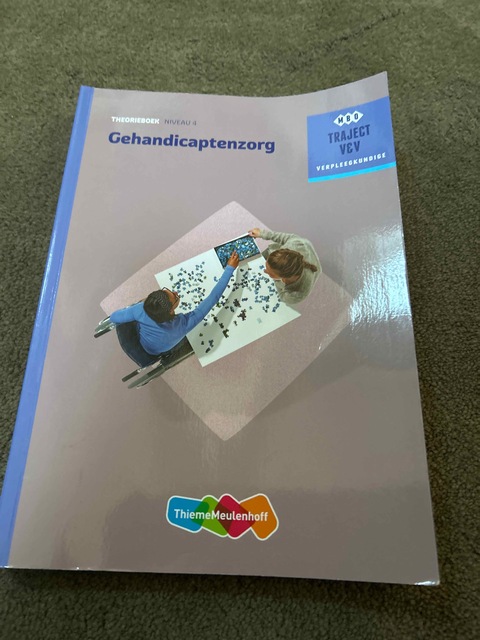 9789006910452-Gehandicaptenzorg-Niveau-4-Theorieboek