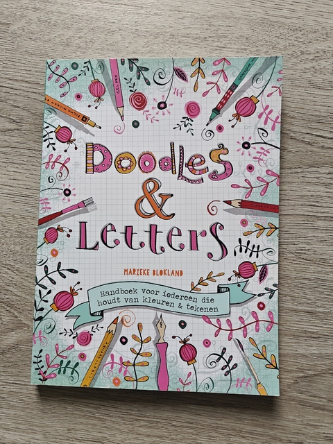 9789043918329-Doodles-Letters