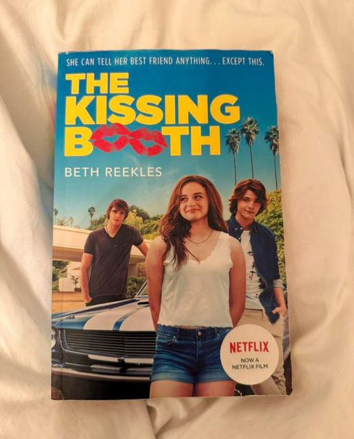 9780552568814-The-Kissing-Booth