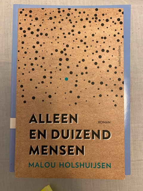 9789026358975-Alleen-en-duizend-mensen