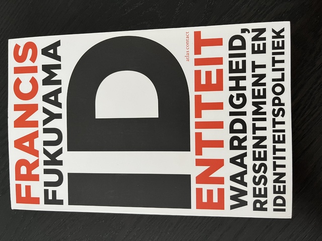 9789045037806-Identiteit