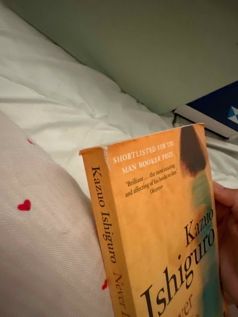 9780571258093-Never-Let-Me-Go