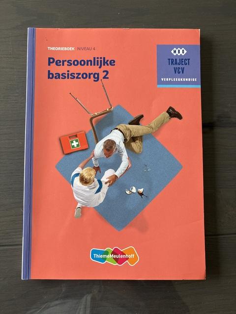 9789006910322-Persoonlijke-basiszorg-Theorieboek-Niveau-4