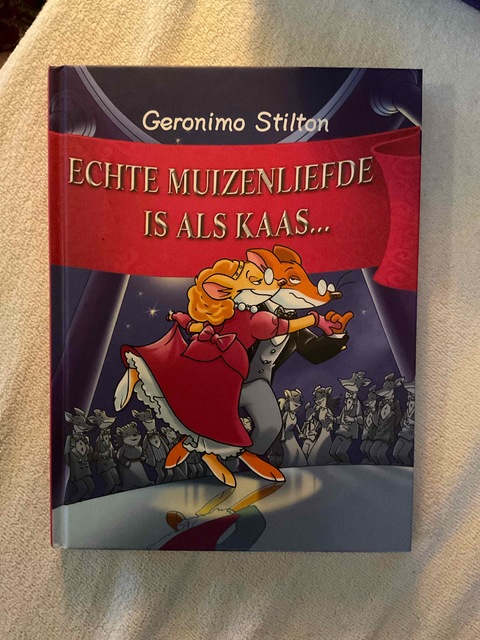 9789059243736-Echte-muizenliefde-is-als-kaas...