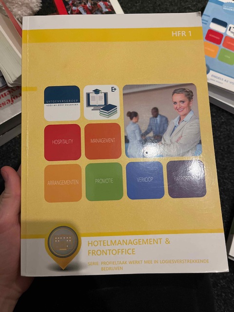 9789400227460-HFR-1-Hotelmanagement-Frontoffice