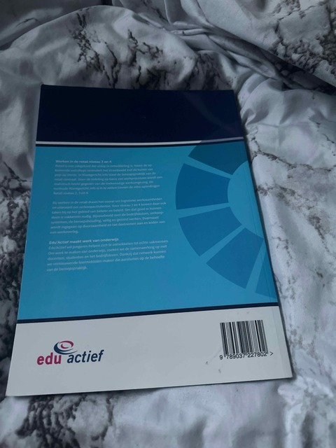 9789037227802-Werken-in-de-retail-niveau-3-en-4