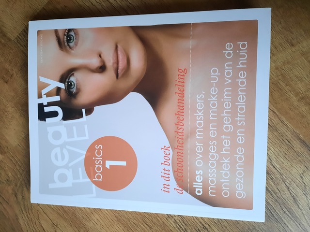 9789491277955-Beauty-Level-Basic-1-De-Schoonheidsbehandeling