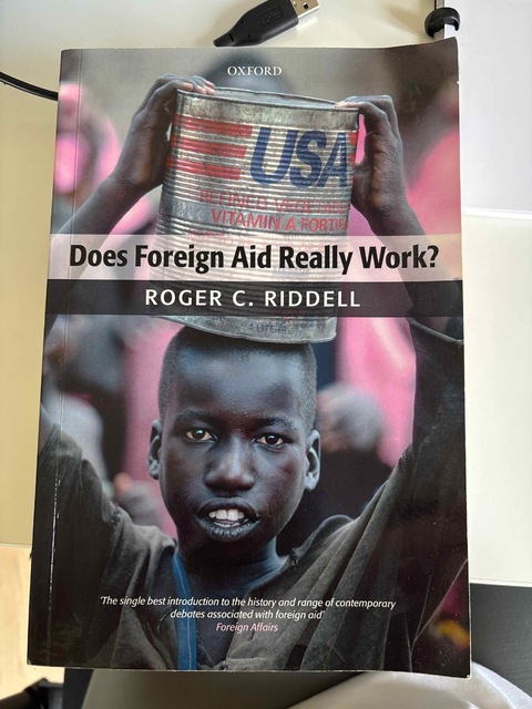9780199544462-Does-Foreign-Aid-Really-Work
