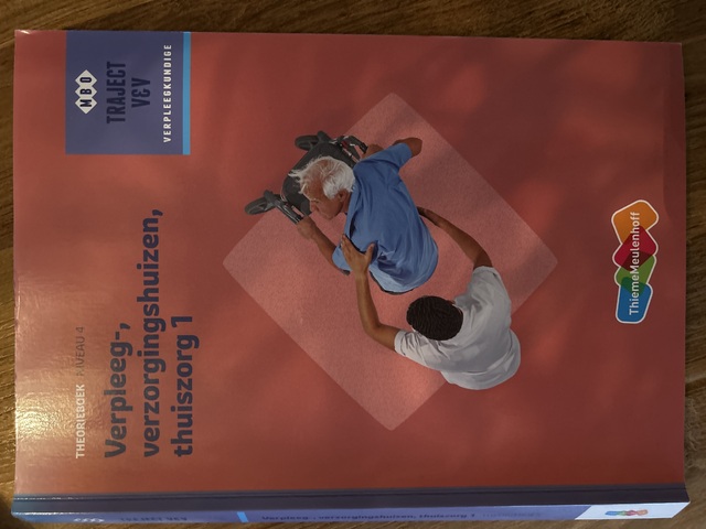 9789006910414-Verpleeg-verzorgingshuizen-thuiszorg-1-niveau-4