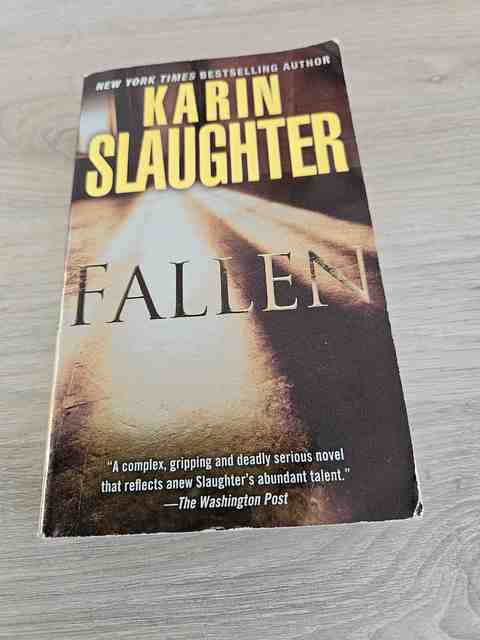 9780345528216-Fallen