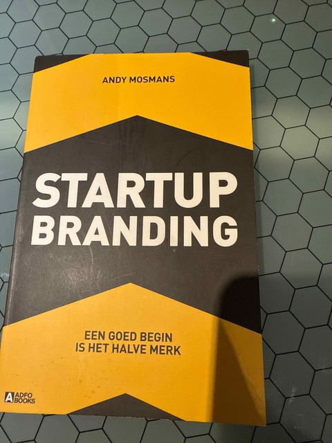 9789492196996-Startup-Branding