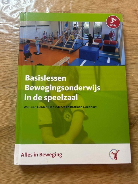 9789082363203-Basislessen-bewegingsonderwijs-in-de-speelzaal
