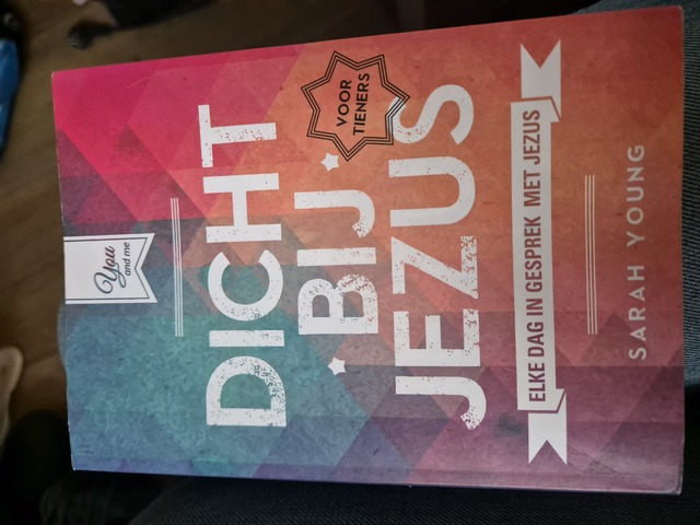 9789059990371-Dicht-bij-Jezus-voor-jonge-tieners