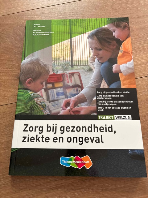 9789006924633-Zorg-bij-gezondheid-ziekte-en-ongeval