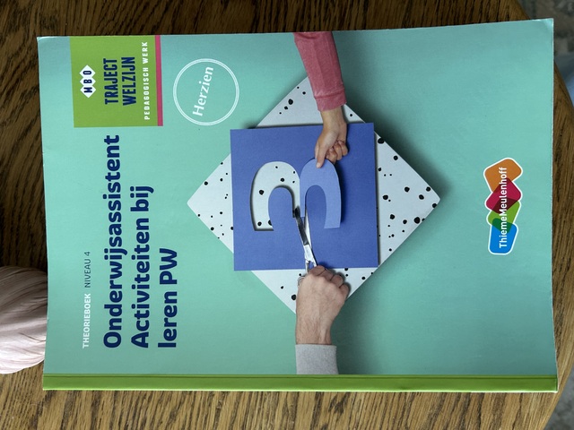 9789006858884-Traject-Welzijn-Onderwijsassistent-activiteiten-bij-leren-PW-Niveau-4-Theorieboek