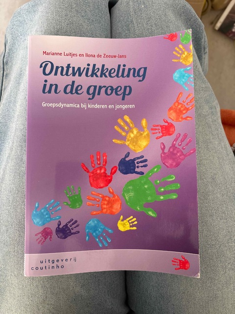 9789046905142-Ontwikkeling-in-de-groep