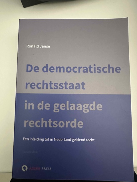 9789067043694-De-democratische-rechtsstaat-in-de-gelaagde-rechtsorde