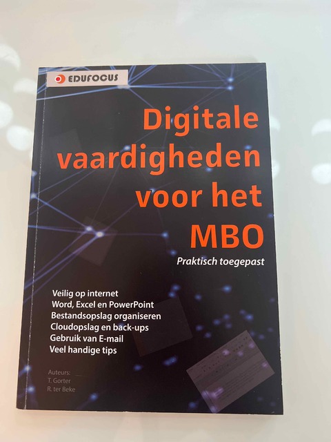 9789492442208-Digitale-vaardigheden-voor-het-MBO