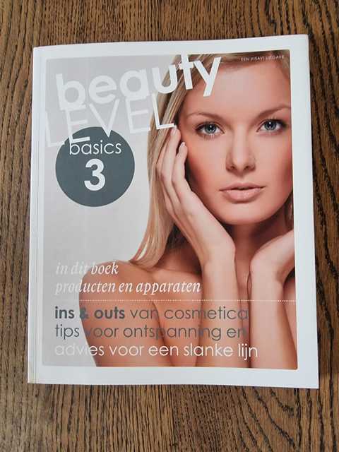 9789491277979-Beauty-Level-Basic-3-Producten-en-apparaten
