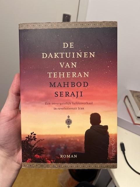 9789402706437-De-daktuinen-van-Teheran