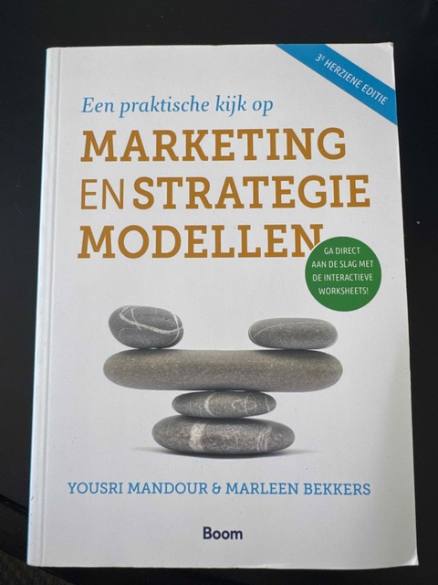 9789058754530-Een-praktische-kijk-op-marketing-en-strategiemodellen
