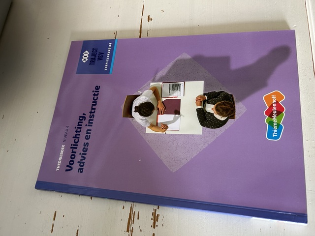 9789006910346-Voorlichting-advies-en-instructie-Theorieboek-Niveau-4