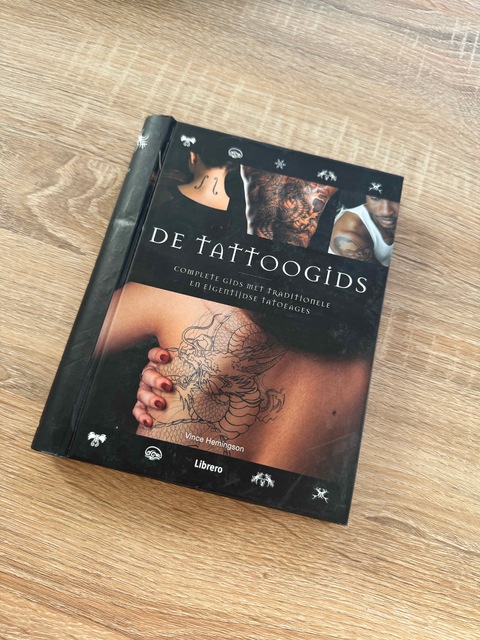 9789089980182-De-Tattoogids