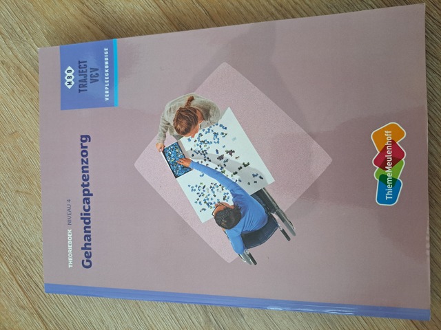 9789006910452-Gehandicaptenzorg-Niveau-4-Theorieboek