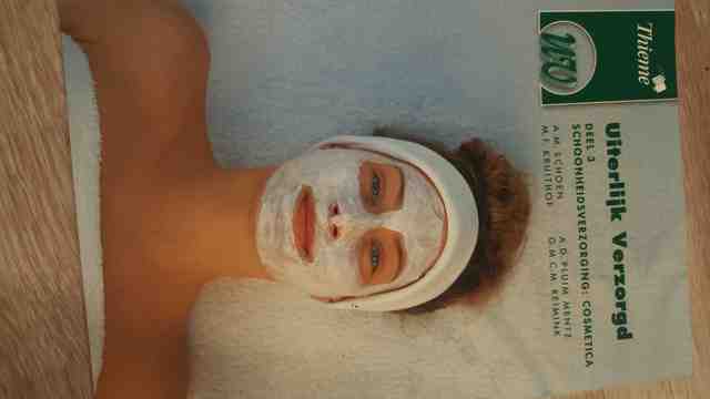 9789003650948-Uiterlijk-verzorgd-3-Schoonheidsverzorging-cosmetica-druk-1