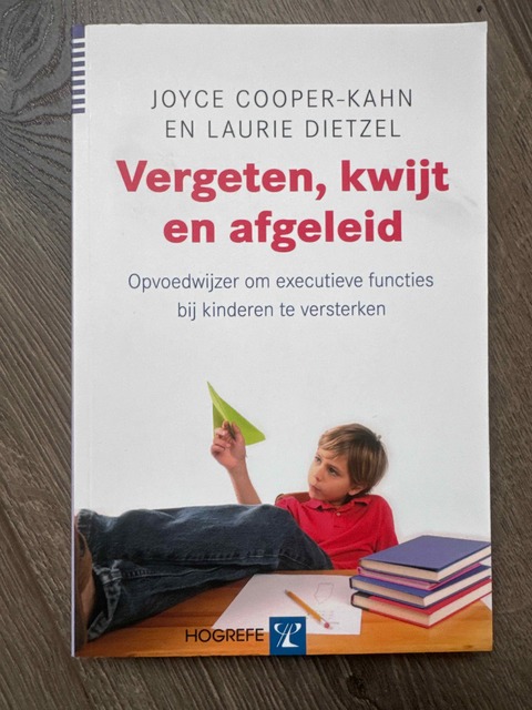 9789079729494-Vergeten-kwijt-en-afgeleid