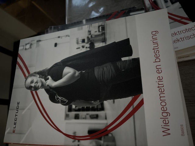 9789493286016-Wielgeometrie-en-besturing-