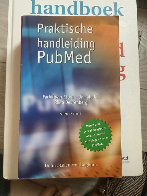 9789031390717-Praktische-handleiding-PubMed