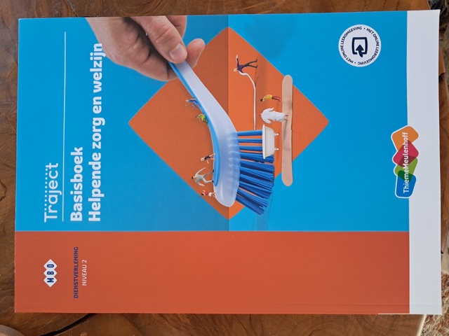 9789006332278-Traject-Dienstverlening-Helpende-zorg-en-welzijn-niveau-2-Basisboek