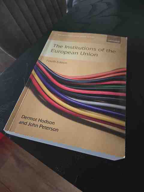 9780198737414-Institutions-of-the-European-Union